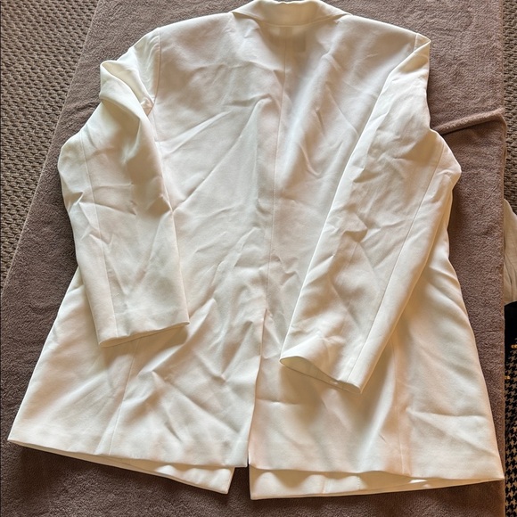 Lafayette 148 One Button Closure Cream Blazer - Picture 9 of 10